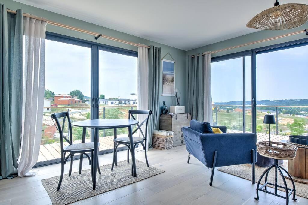 L'Elegante Confort, Clim & Vue Imprenable Bassillac Eksteriør billede