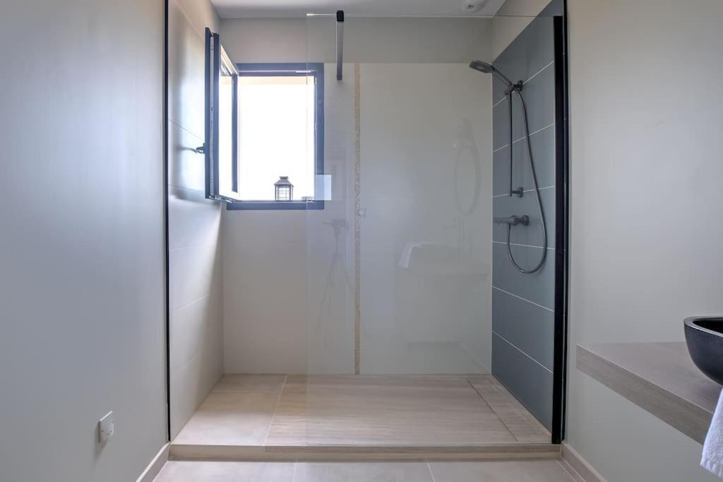 L'Elegante Confort, Clim & Vue Imprenable Bassillac Eksteriør billede